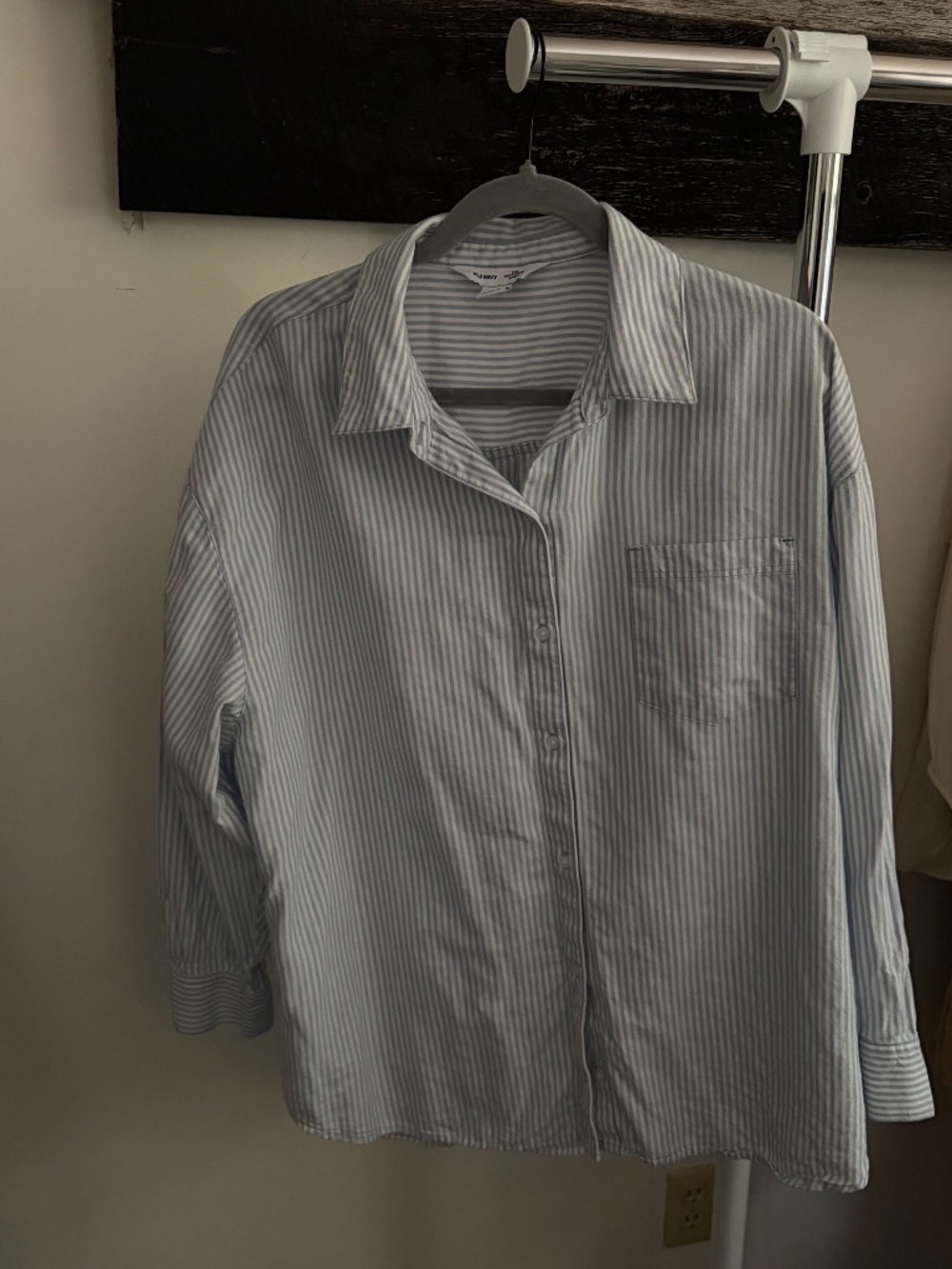 Old Navy Blue & White Striped Boyfriend Button-Down Shirt – Size Large